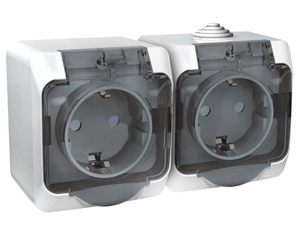 Systeme Electric Этюд наруж Бел Розетка 2-я с/з со шторками, с крышкой IP44