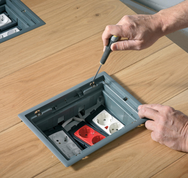 Schneider Electric OptiLine 45 Лючок 276х199 на 6 модулей 45х45 Altira