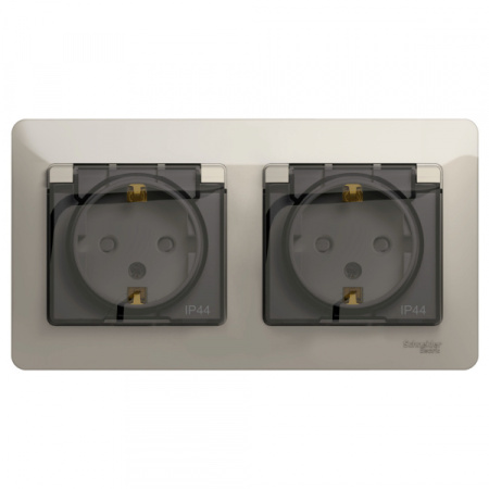 Systeme Electric Glossa Молочный Розетка 2-ая с/з, со шторками, в сборе, IP44
