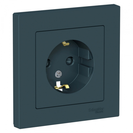 Systeme Electric AtlasDesign Изумруд Розетка с/з со шторками, 16А, в сборе